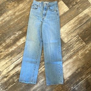 Levi Strauss rib cage straight.Light jean. Size 24
